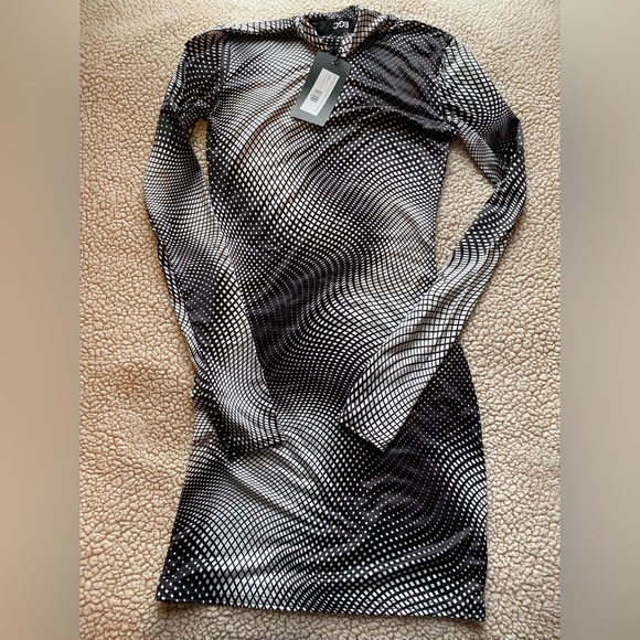 Ego- Bodycon Mono Print Slinky Dress, SIZE: US 2, UK 6. - Picture 4 of 5